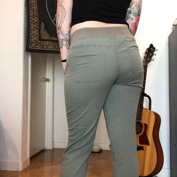 Capris - Picture 2 of 2